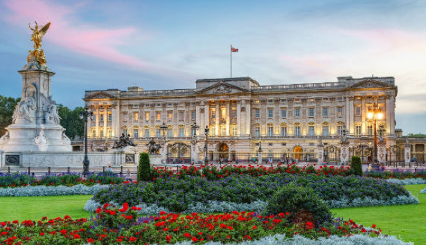 Keseruan Wisata Sejarah Di Buckingham Palace London