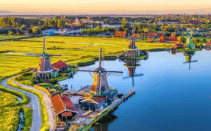 menjelajahi-desa-kincir-angin-ikonik-zaanse-schans