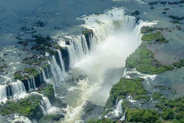 keindahan-air-terjun-iguazu-di-perbatasan-brazil-argentina