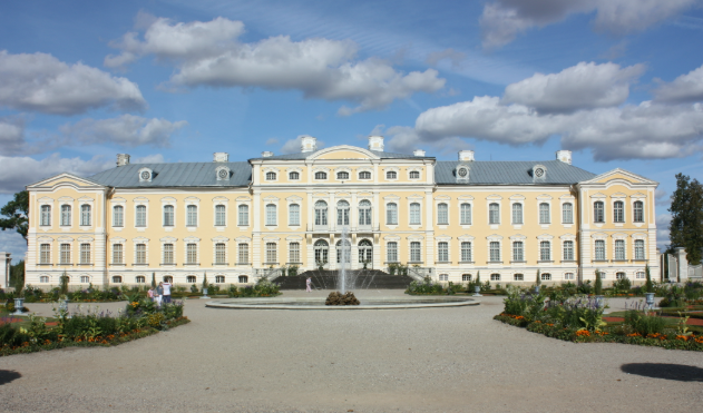 Pesona Istana Rundāle, Versailles-nya Latvia