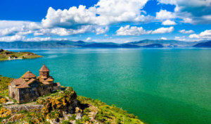 Eksplorasi Danau Sevan yang Memukau di Armenia