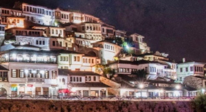 Wisata Sejarah dan Budaya di Kota Tua Berat, Albania