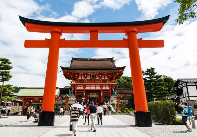 Pesona Kyoto dengan Kuil Fushimi Inari Taisha