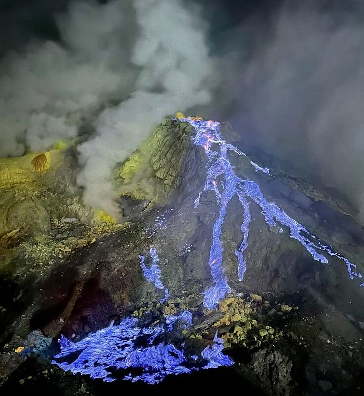 Review Wisata Kawah Ijen Banyuwangi Pesona Api Biru Langka